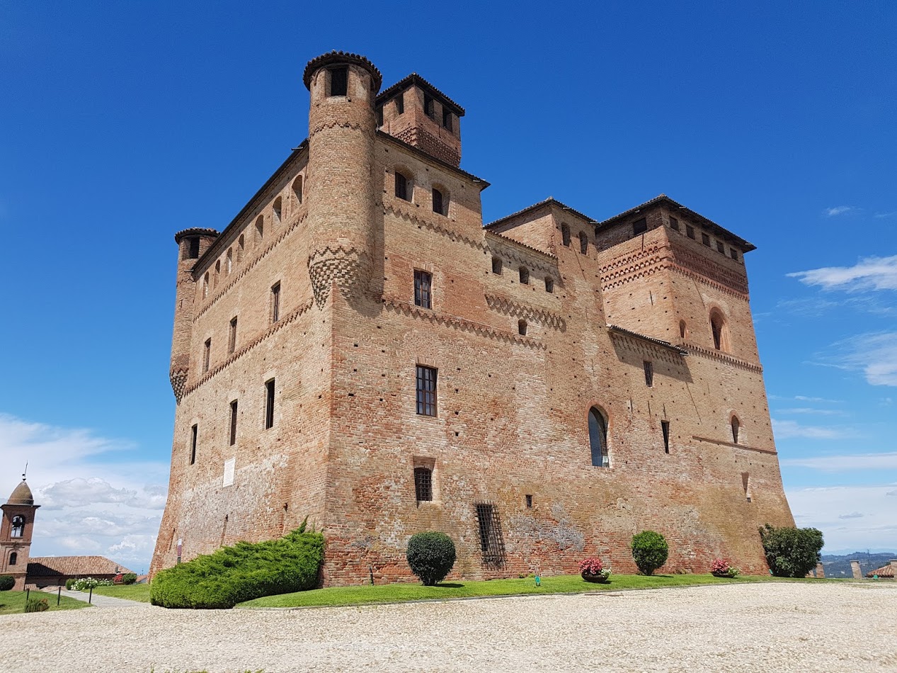 Grinzane Cavour's castle, frontal view