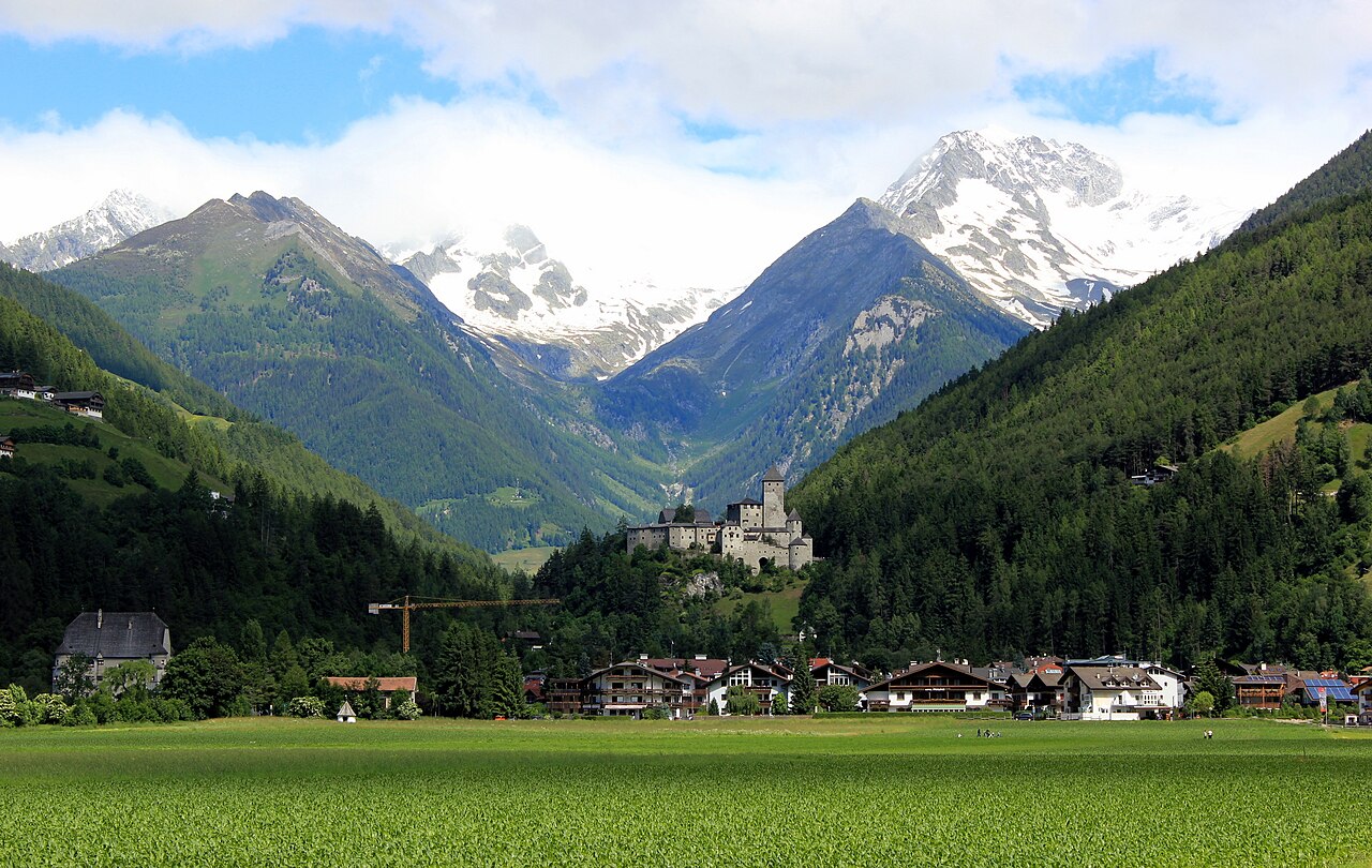 Blick auf Sand in Taufers (Tauferer Ahrntal) aus Südosten.