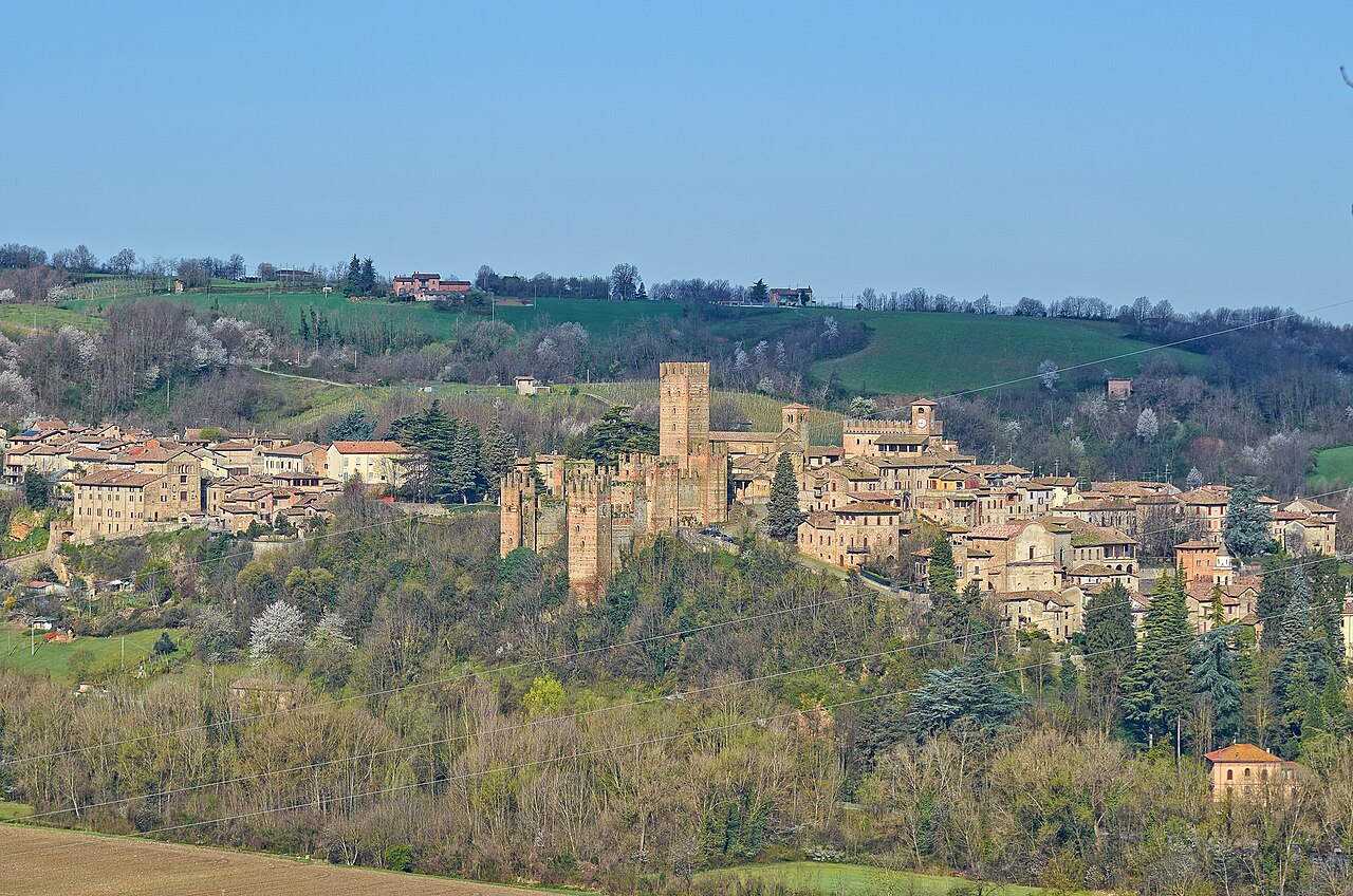 Frontal view of Castel'arquato