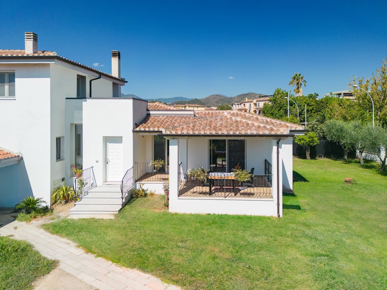 The White Villa — foto 3